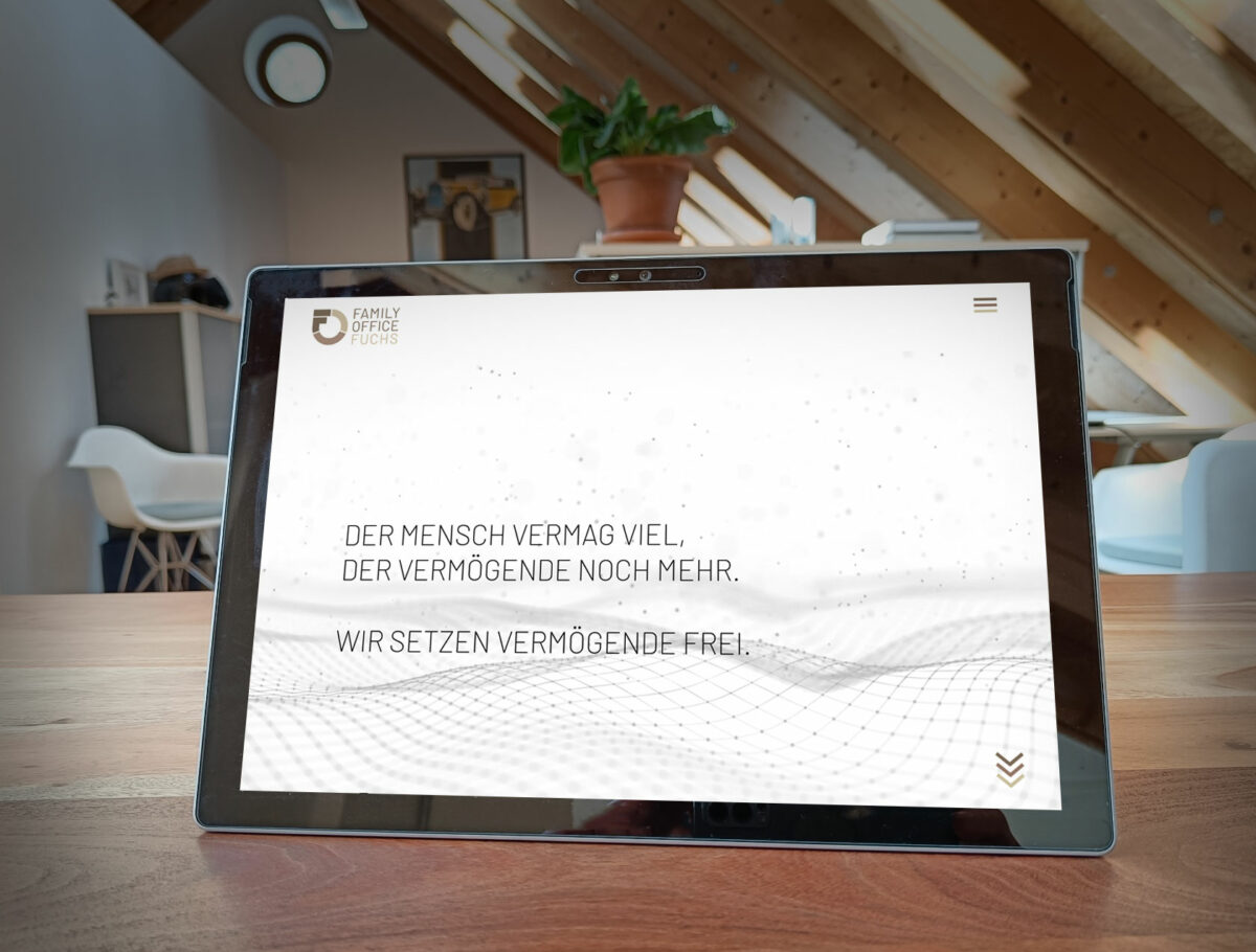 Webdesign Referenz FamilyOfficeFuchs Tablet Ansicht